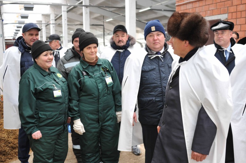 Рустам Минниханов в Альметьевском районе РТ посетил молочно-товарный
